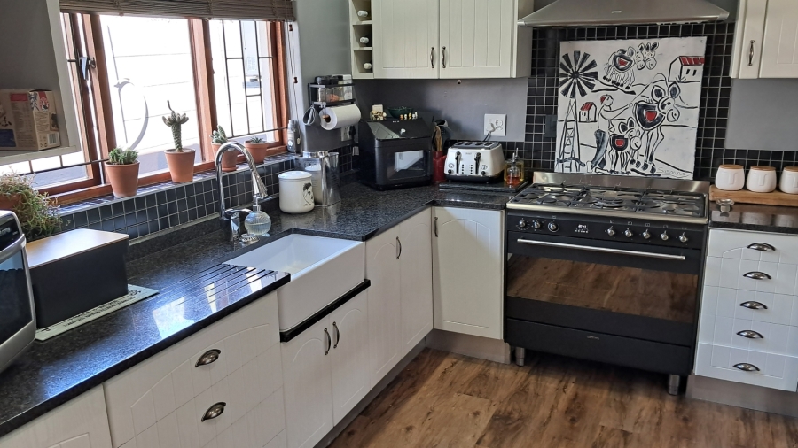4 Bedroom Property for Sale in Hoogstede Western Cape